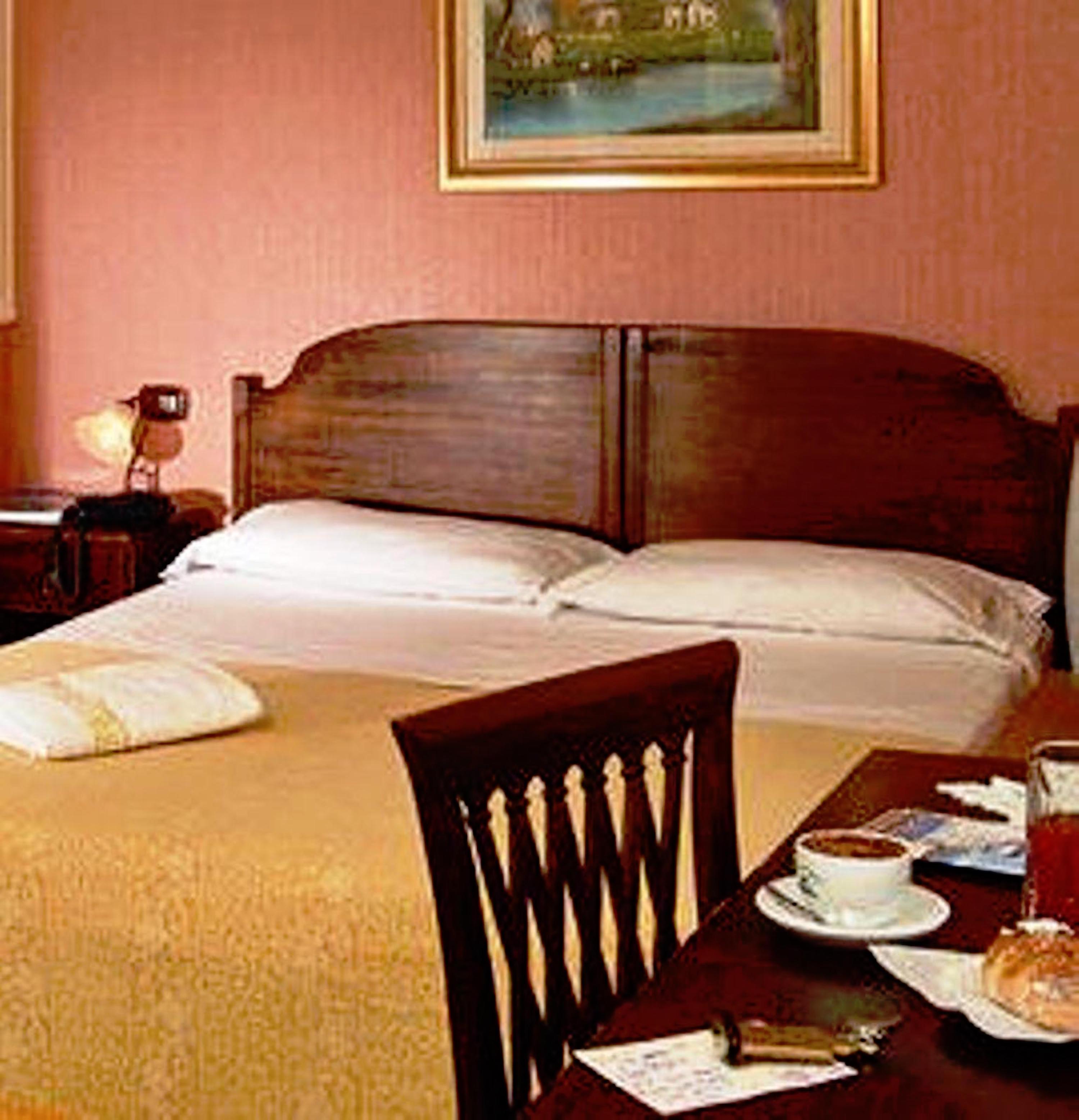 Hotel Federico II เนเปิลส์ ภายนอก รูปภาพ