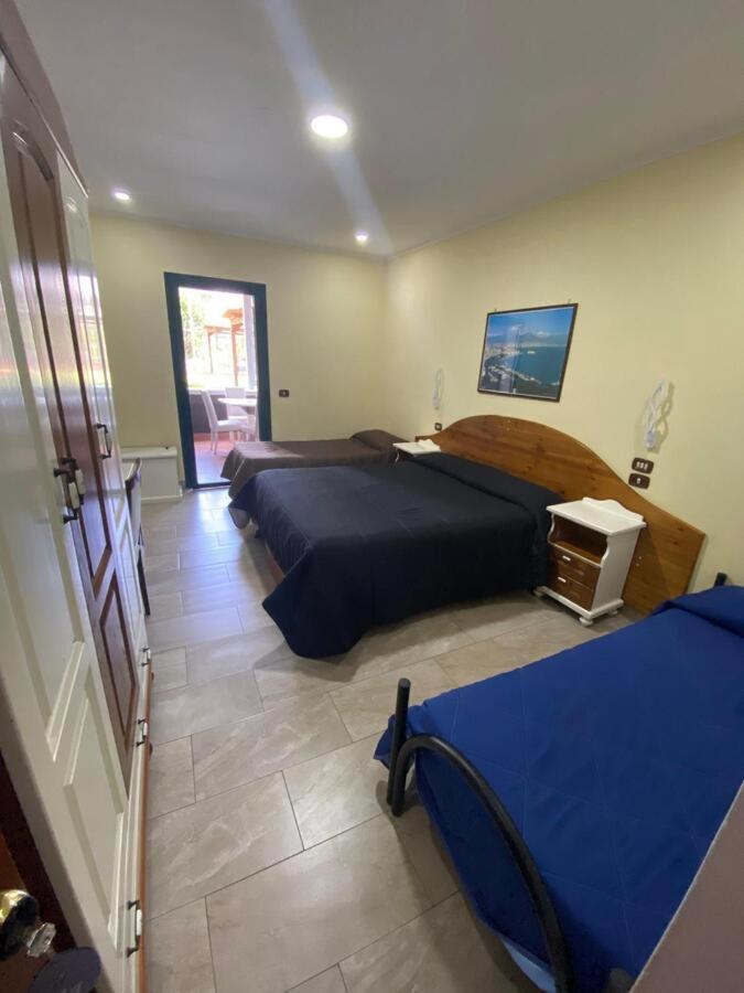 Hotel Federico II เนเปิลส์ ภายนอก รูปภาพ