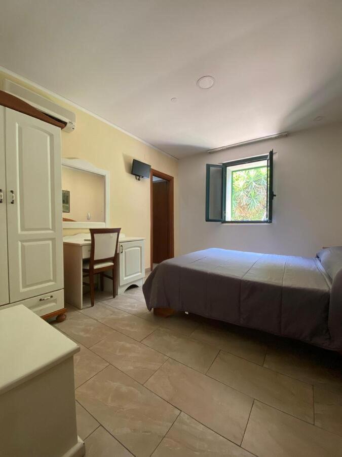 Hotel Federico II เนเปิลส์ ภายนอก รูปภาพ