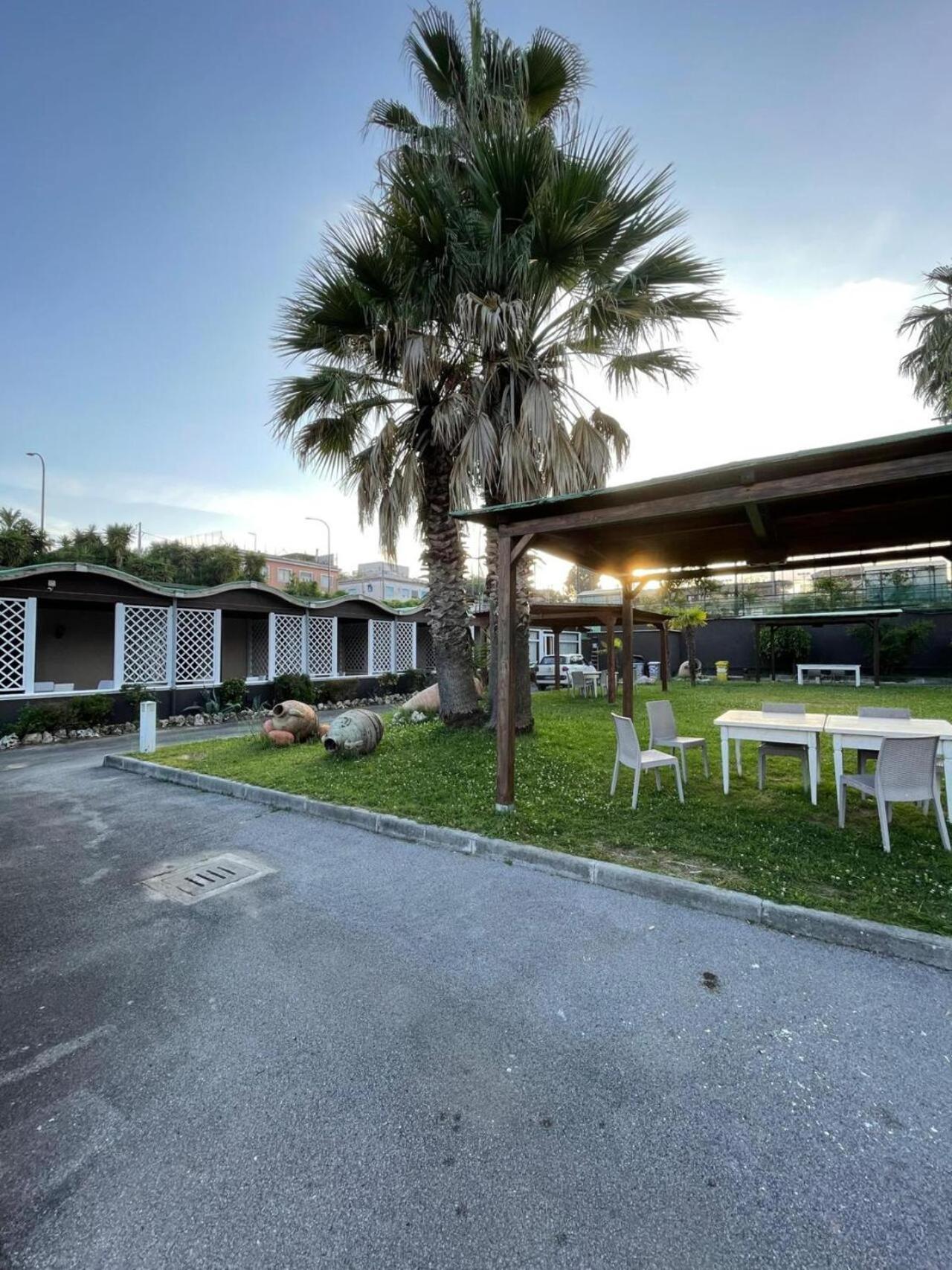 Hotel Federico II เนเปิลส์ ภายนอก รูปภาพ