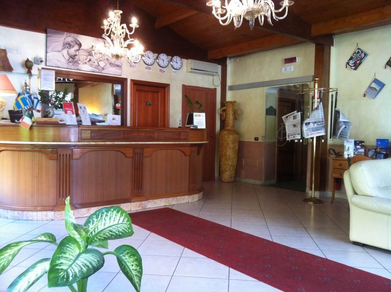 Hotel Federico II เนเปิลส์ ภายนอก รูปภาพ