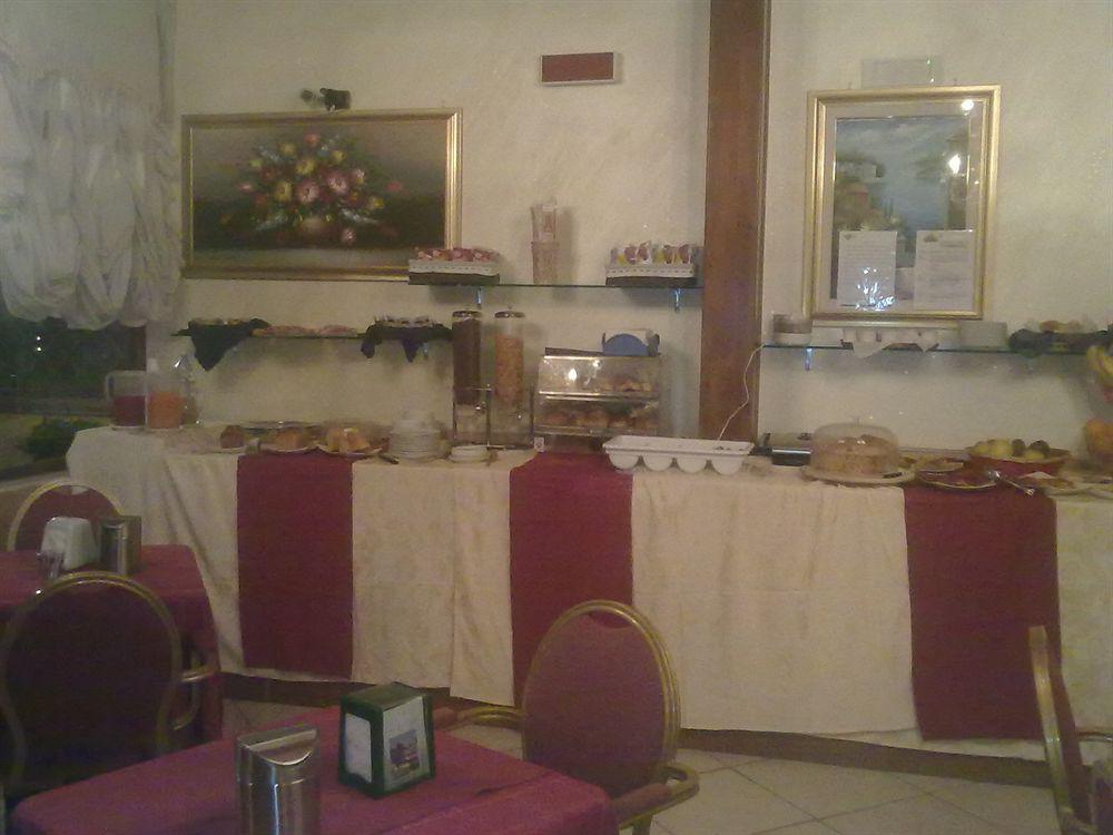 Hotel Federico II เนเปิลส์ ภายนอก รูปภาพ